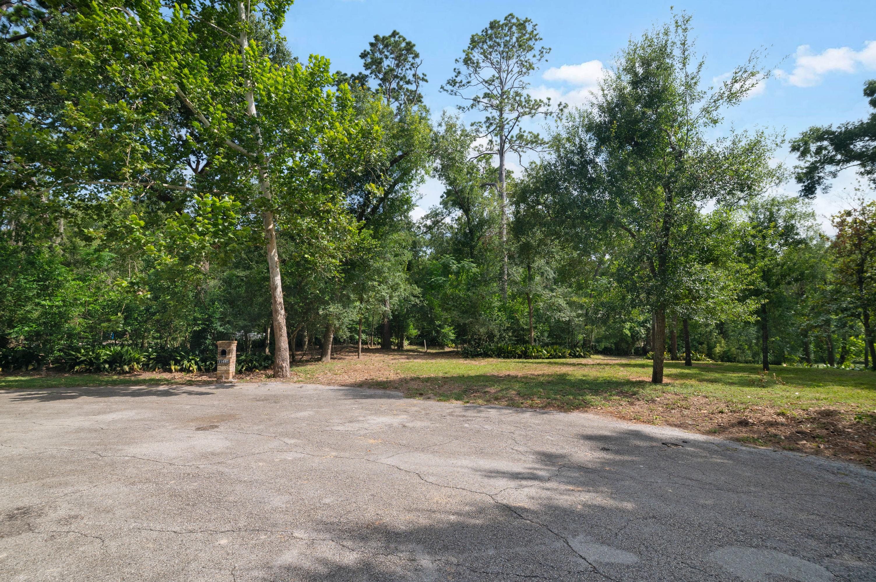 11685 Arrowwood Cir — waterfront estate lot, view 11